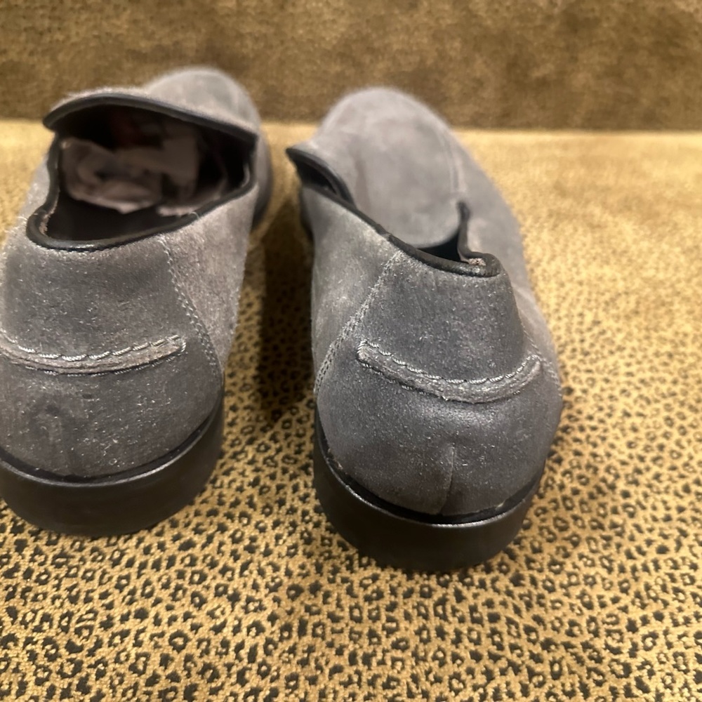 Men’s 13M gray suede slip on loafers w/rough brushed look by Johnston & Murphy - Picture 6 of 6